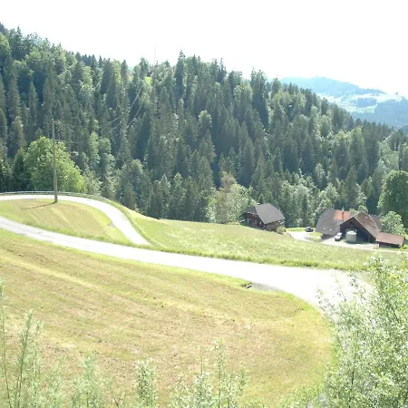 Domek alpejski Spacious Chalet In Eriz With Riverside Garden